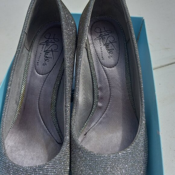 Womens LifeStride  Pumps in Sparkly Silver Size 7M with box - Picture 4 of 6